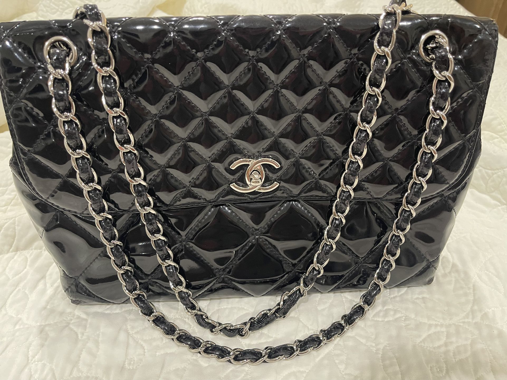 Chanel Single Flap Quilted Bag for Sale in Pasadena, CA - OfferUp