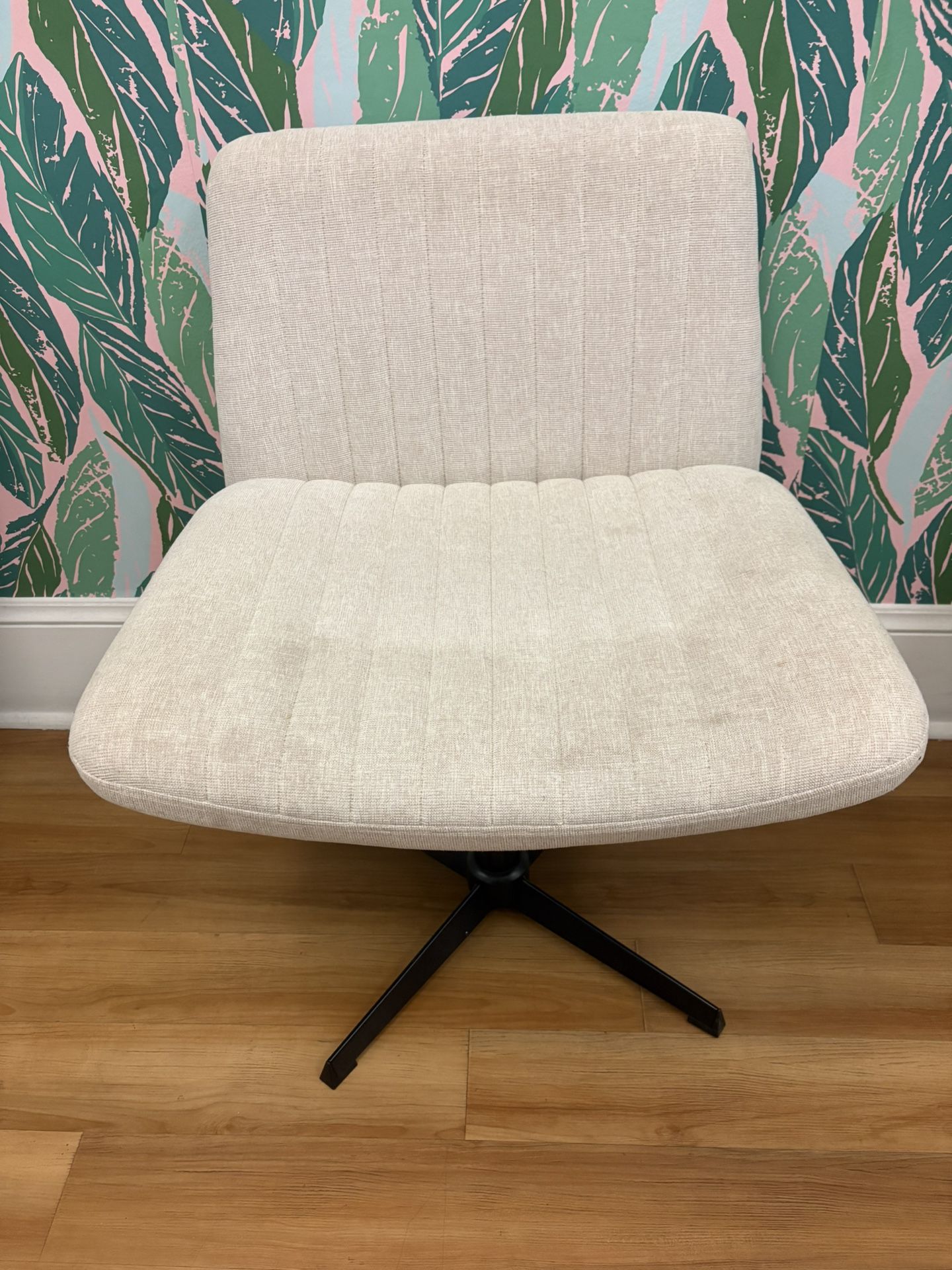 Comfortable Wide Desk Chair (2 Available)