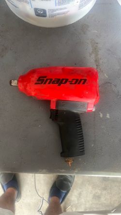 Snap On MG725 1/2"dr Red Heavy-Duty Air Impact Wrench w/Boot 810Ft Lb