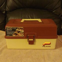 Vintage Plano 4200 Fishing Tackle Box