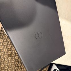 Dell Inspiron 15 3520