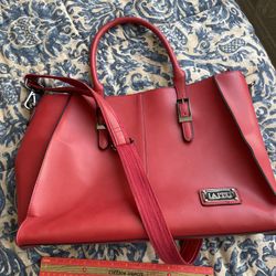 Red iaitu Purse!