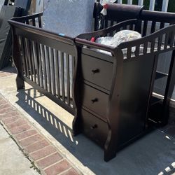Baby Crib/ Cuna 