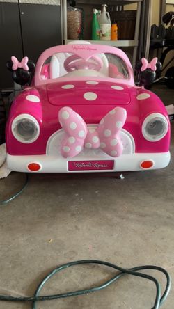 Minnie Mouse car