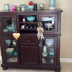 Hutch Dishes Not Included!