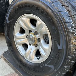 4- GOOD YEAR WRANGLER RADIAL