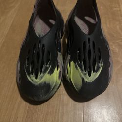 Adidas Yeezy Foam Runner 'MX Carbon'