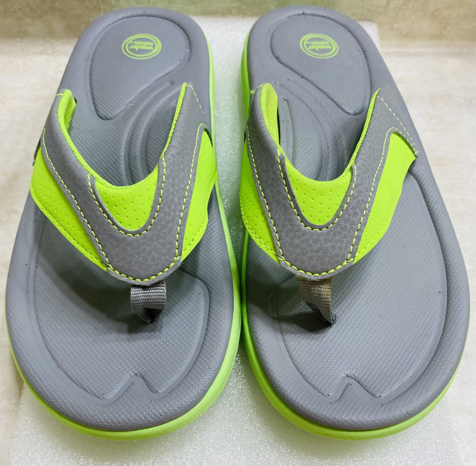 Boys Neon & Gray Cool Beach Sandals/Slides: In great condition!