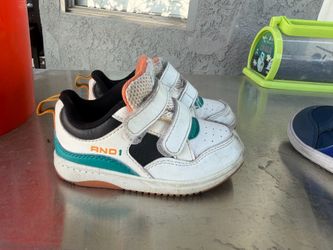 Boys shoes