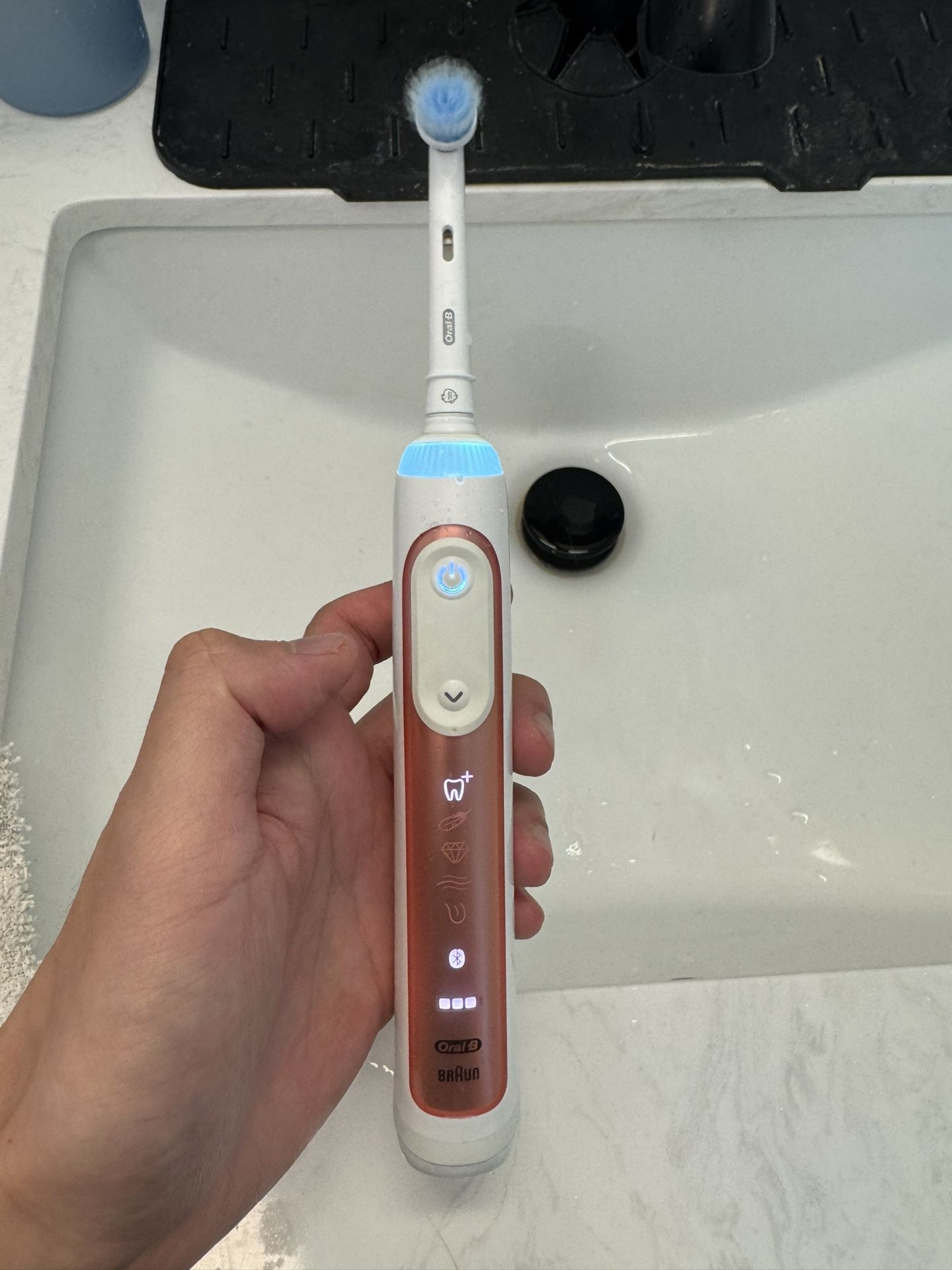 Oral-B Genius 9000 Electric Toothbrush & Multiple Cleaning Mode – Gently Used
