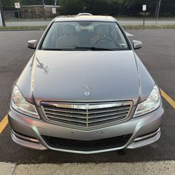 2013 Mercedes-Benz C300 4MATIC – V6 – Clean & Well-Maintained