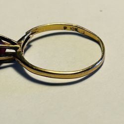 10 Kt Gold Ring Repairable 