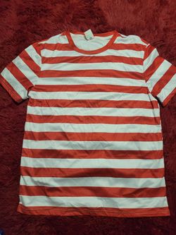 Red and white T shirt size L