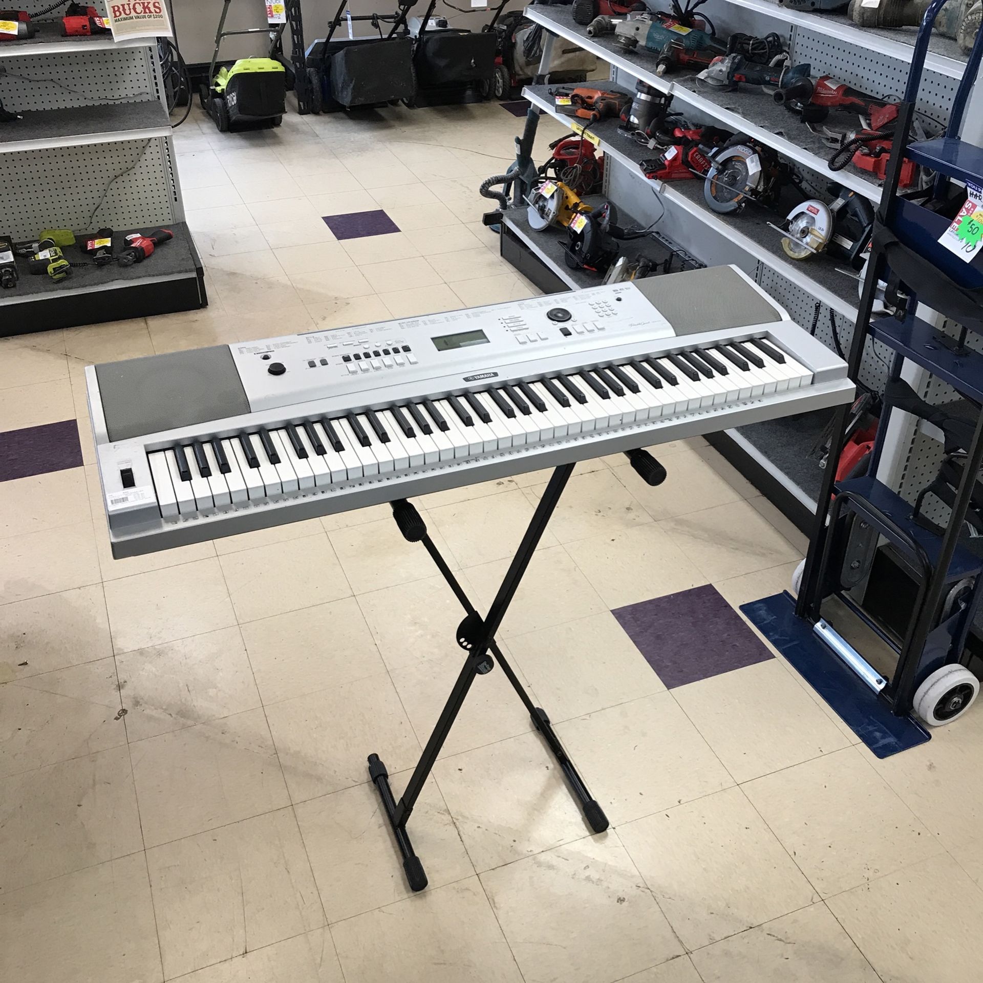 Yamaha Portable Grand DGX-230 Keyboard 