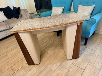 Nail station desk