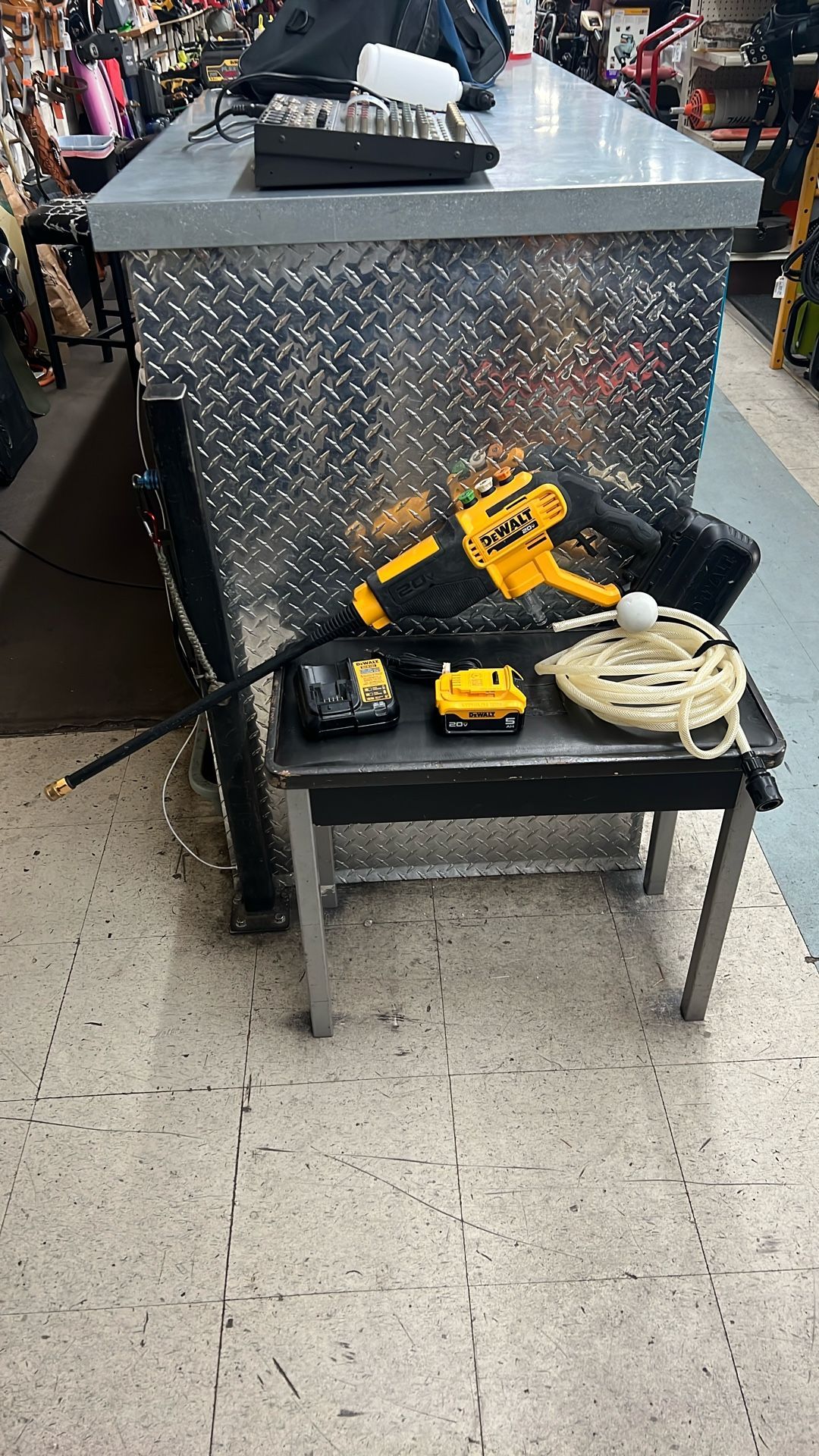 Dewalt DCPW550 20V Cordless Pressure Washer Power Cleaner Kit