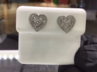 10k White Gold Big Natural Diamond  Heart ❤️❤️❤️Earrings With Screw Back Available In Stock…💎💎💎