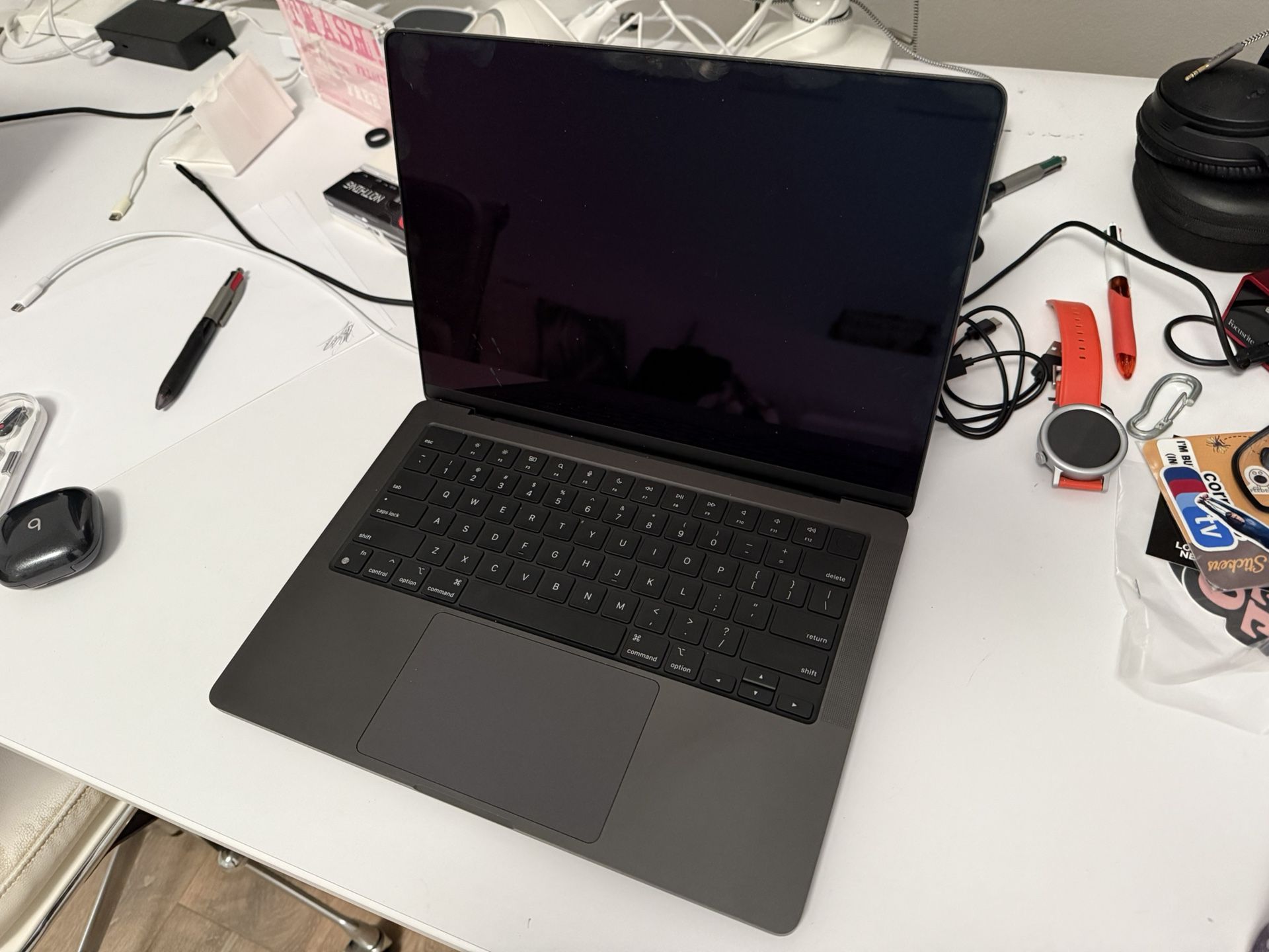 14” M3 MacBook Pro 18GB/512GB LIKE NEW ONE OWNER IN BOX