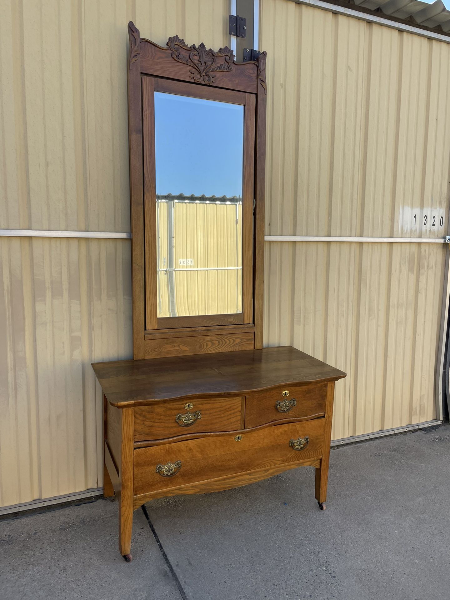 antique dresser for sale Flawless Vintage / 4 Drawers Made with hardwood solids Oak and Ash swirl veneers with MDF substrates and cast resin components Antique Dresser - Victorian Furniture