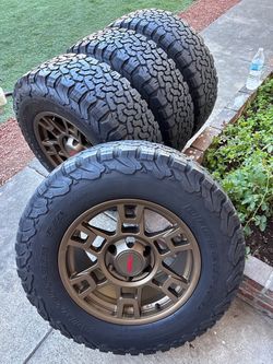 TRD pro mew rims 265/70/17 all terrain tires
