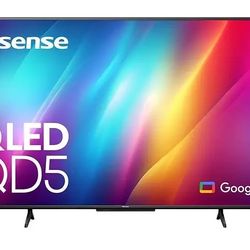 Hisense TV 55" and Table