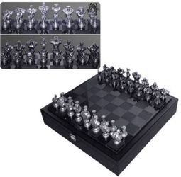 Brand new sealed 25th anniversary street fighter chess set limited edition