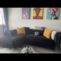 Black Modern Sofa 