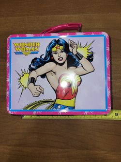 Vtg DC Comics 3D Wonder Woman Metal Lunch Pail 2001 The Tin Box Company
