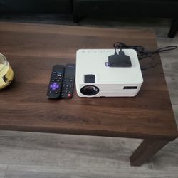 Vanyko HD Projector With Roku Stick