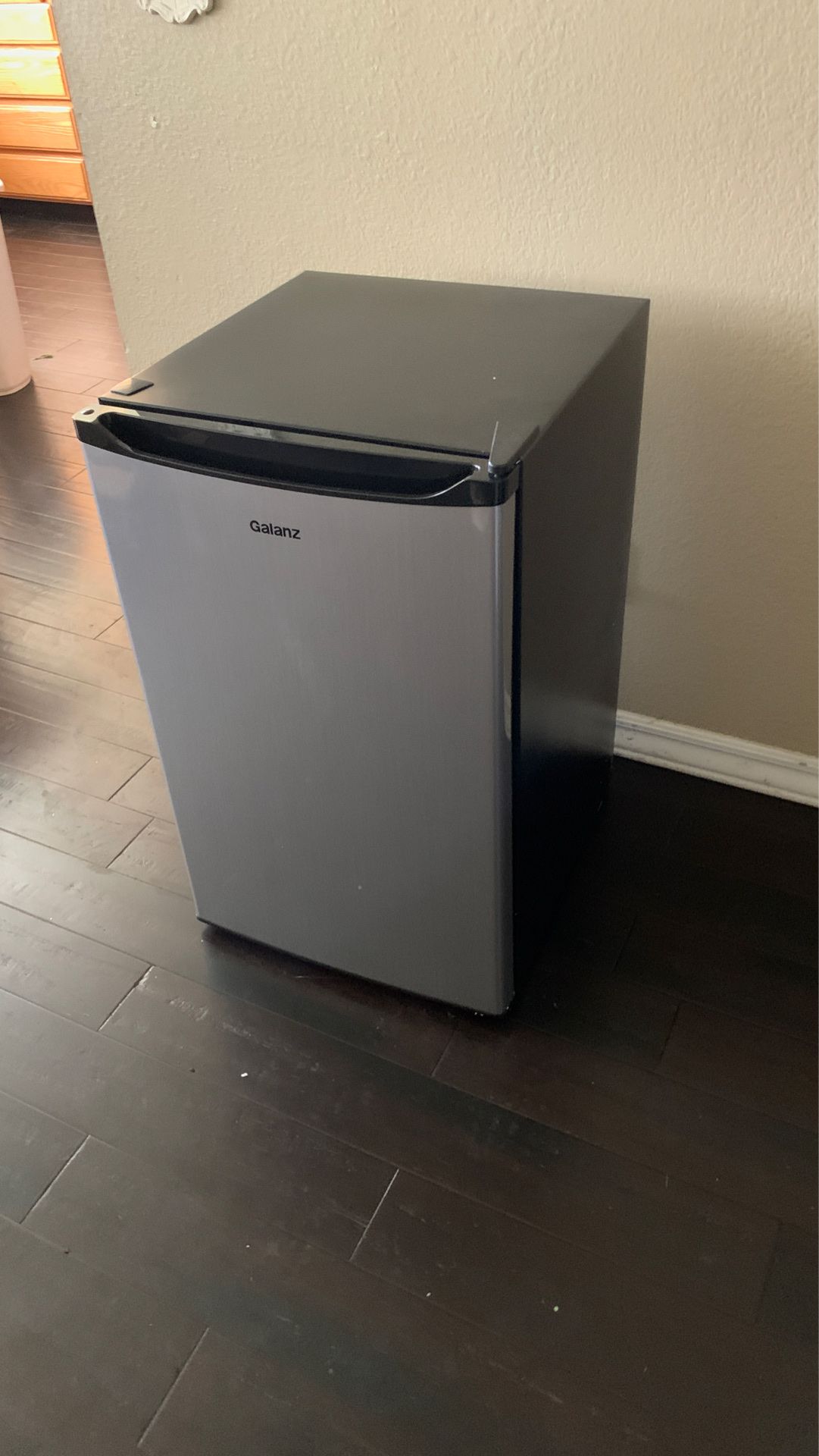 Galanz 4.3 CU. FT Refrigerator