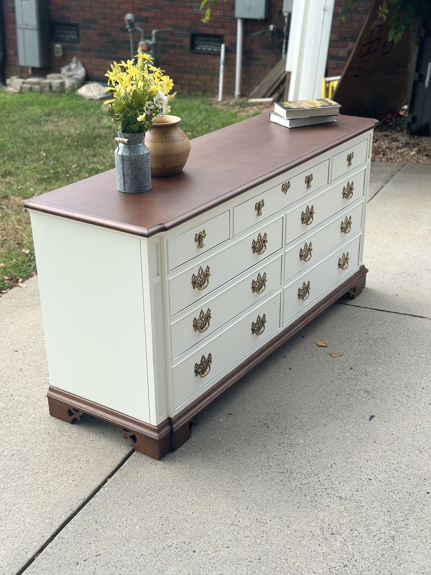 Refinished vintage Thomasville 9 drawer dresser - www.nationalbodyline.in Refinished vintage Thomasville 9 drawer dresser - www.nationalbodyline.in