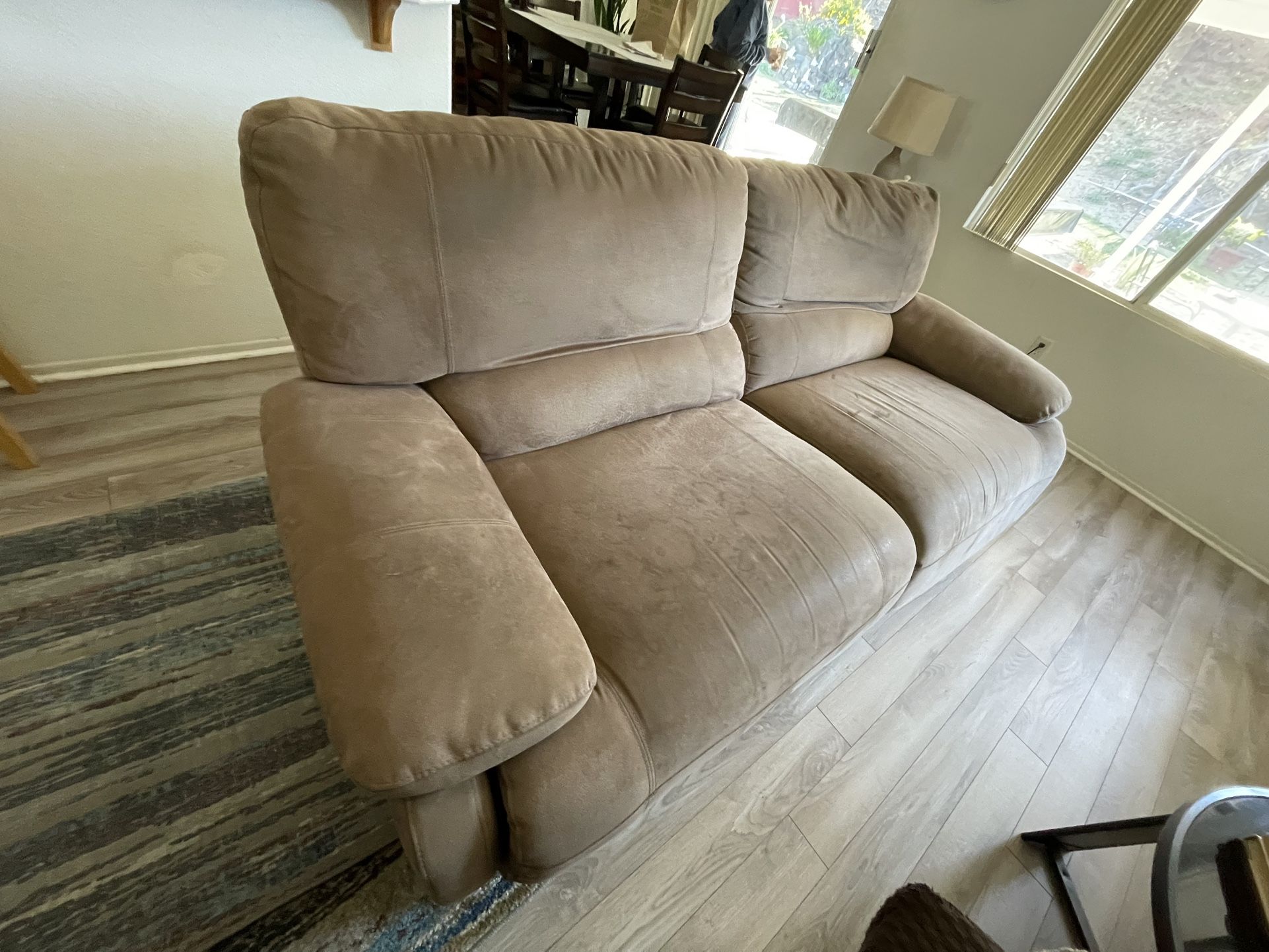 Free Sofa Recliner 