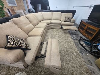 Large Textured Reclining Sectional
Delivery options available