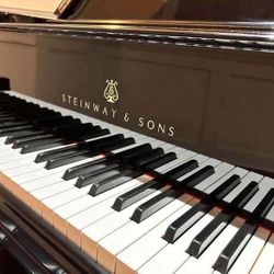 Steinway & Sons Grand Piano With Great Condition Available 