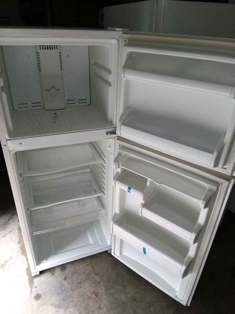 Whirlpool White 14.0 Cu Ft Fridge/Freezer
