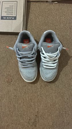 grey nike dunks