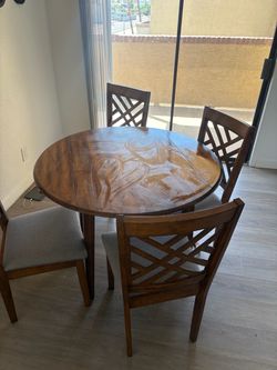 Circle kitchen table with 4 chairs
