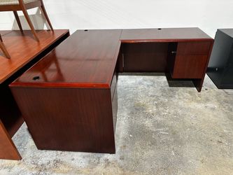 OFFICE/HOME DESK L-SHAPE DESK