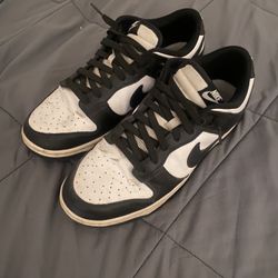 Nike Dunk Lows Panda