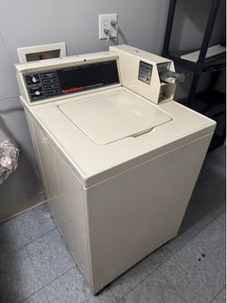SpeedQueen - Commercial Washer