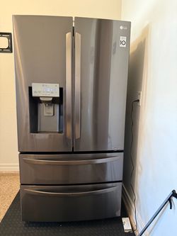 LG LARGE  FRENCH DOORS REFRIGERATOR
