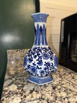 Bombay Company Ceramic Blue White Chinoiserie Vase 12in Tall