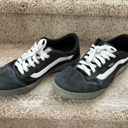 Vans Men’s Size 9 - Off The Wall AVE