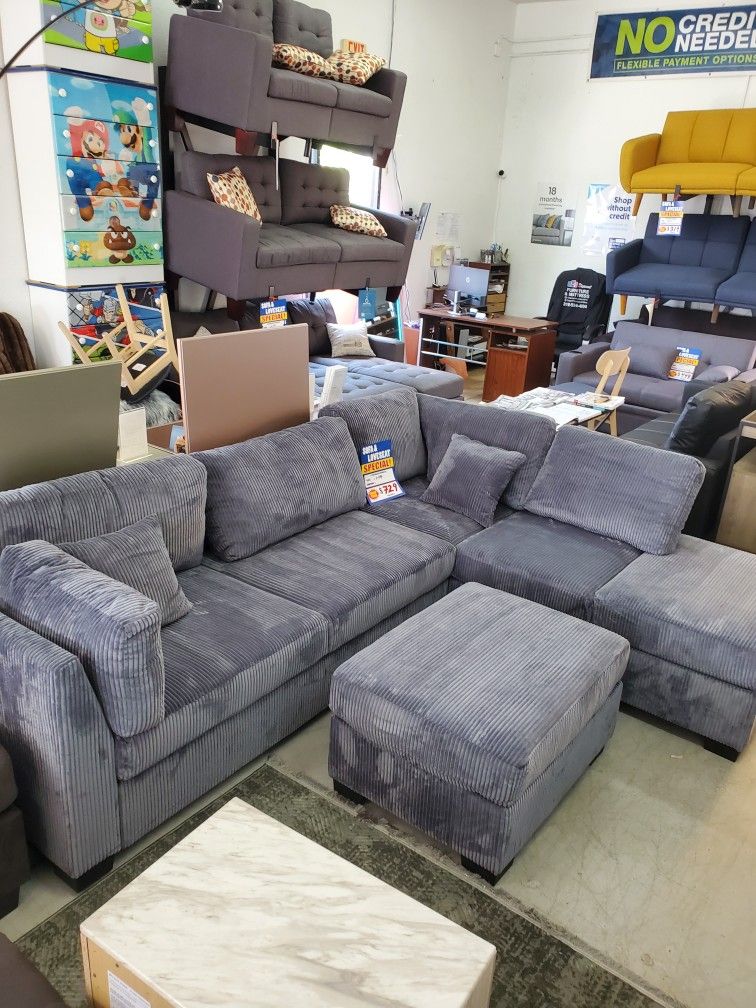 New Gray Comfortable And Nice Sectional Sofa 🛋 Couch Set Special With Ottoman Come Visit Our Store In Paramount