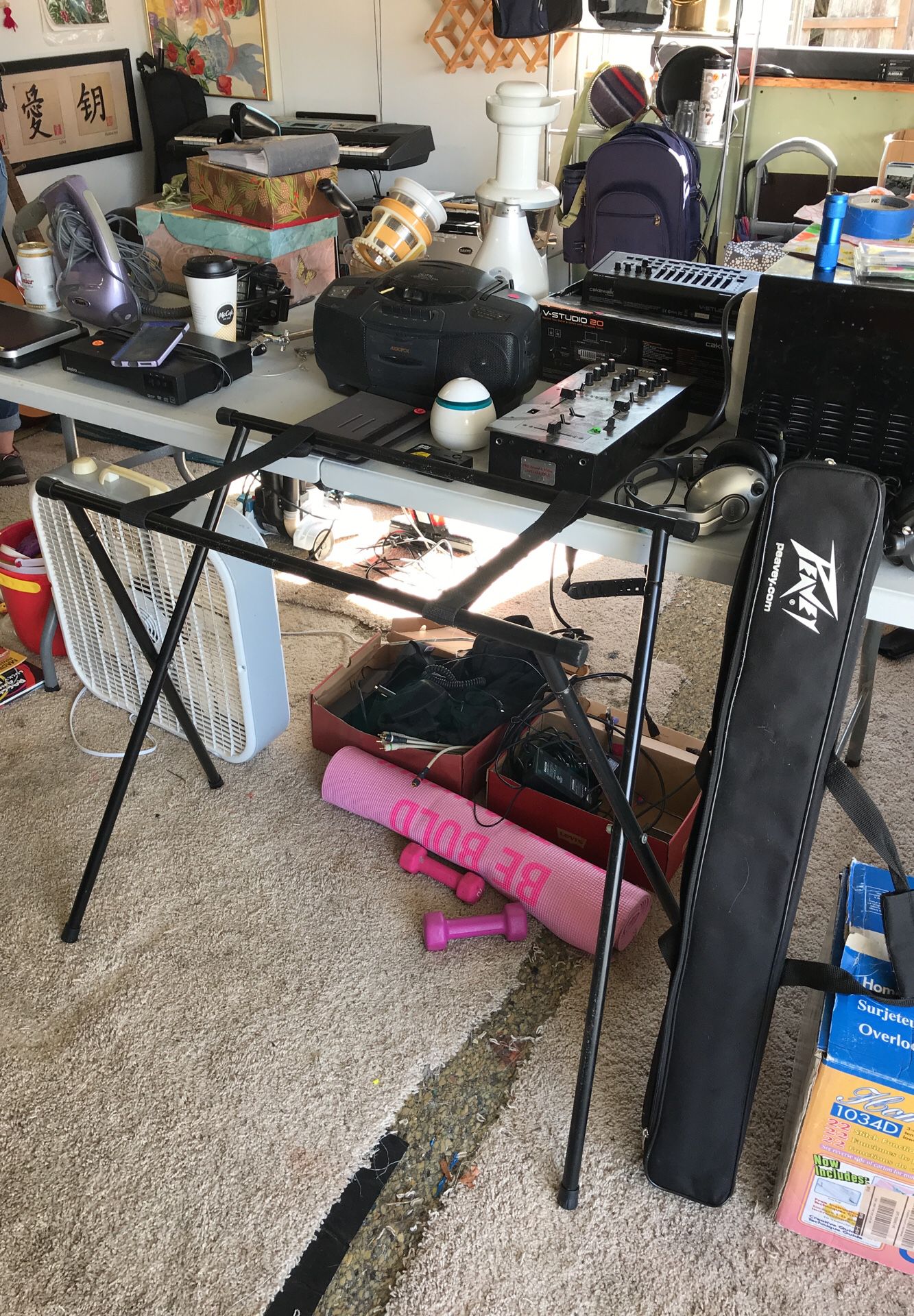 PEAVEY KEYBOARD STAND AND CASE MUSICAL EQUIPMENT