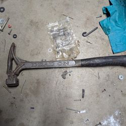Dead On 22oz Hammer 