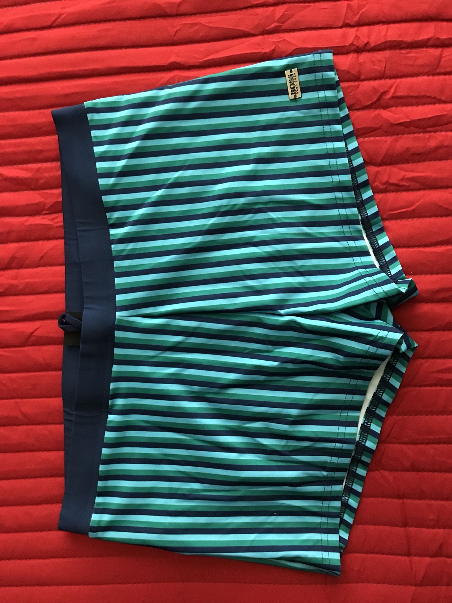 Bran New “HUGO BOSS” Men Speedos !!! So cool !! Traje de Baño de Hugo Boss Original y nunca Usados $50.00 Large Size....