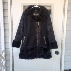 Guess wool blend Faux Fur Trim Zip Up winter coat size medium