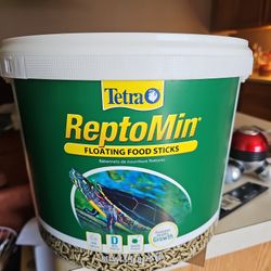 ReptoMin Floating Food Sticks - 5.5 Tub  Turtles, Amphibians