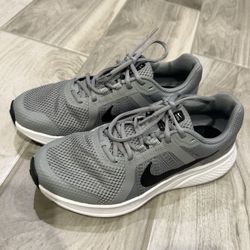 Nike Men’s Run Swift 2 | Size 7.5 US (Grey Color)